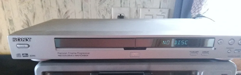 Sony DVP-NS725P CD/DVD Player With Remote Tested Works